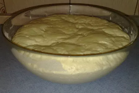 Глазированные булочки с изюмом и мюсли: шаг 3