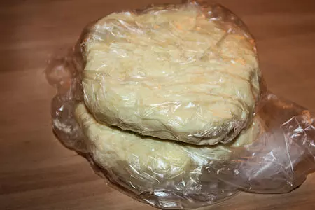 Рогалики с орехово-шоколадной начинкой: шаг 3