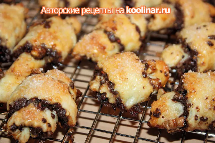 Рогалики с орехово-шоколадной начинкой: шаг 8