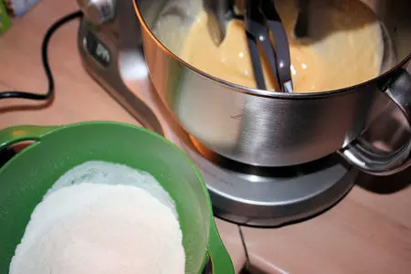 Влажный ромовый кекс: шаг 2