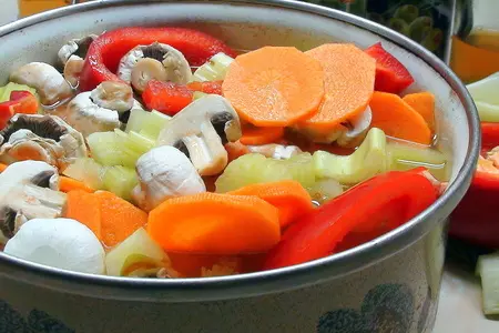 Маринованные морепродукты и овощи и плюс салат к новому году: шаг 4