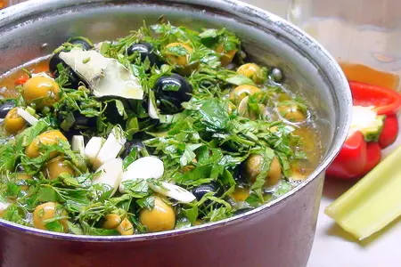 Маринованные морепродукты и овощи и плюс салат к новому году: шаг 6