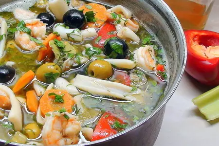 Маринованные морепродукты и овощи и плюс салат к новому году: шаг 7