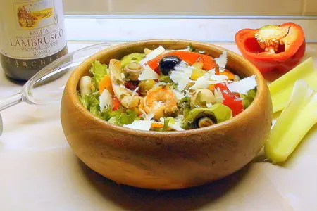 Маринованные морепродукты и овощи и плюс салат к новому году: шаг 8