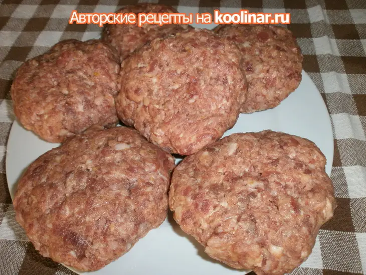 "шахматная доска" или необычные котлеты с гарниром.: шаг 4