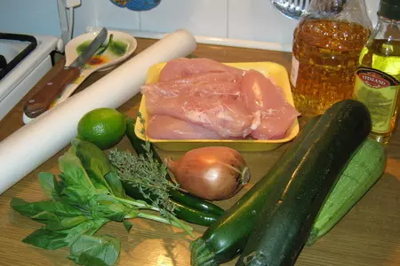 Куриная грудка в мешочке, с цуккини.: шаг 1