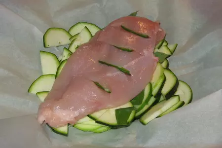 Куриная грудка в мешочке, с цуккини.: шаг 6