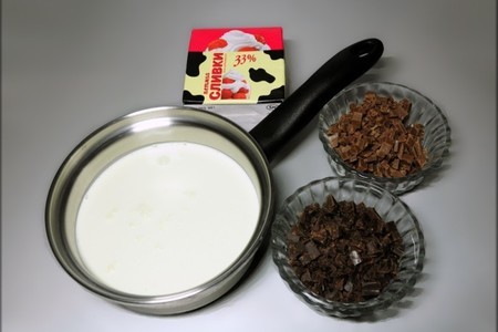 Шоколадное суфле с пряными грушами и соусом.: шаг 10