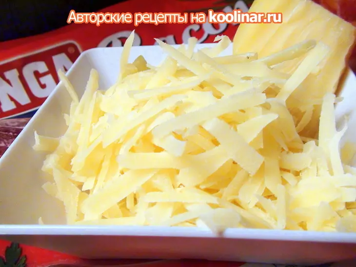 Биточки из пшёнки с беконом и пармезаном.: шаг 2