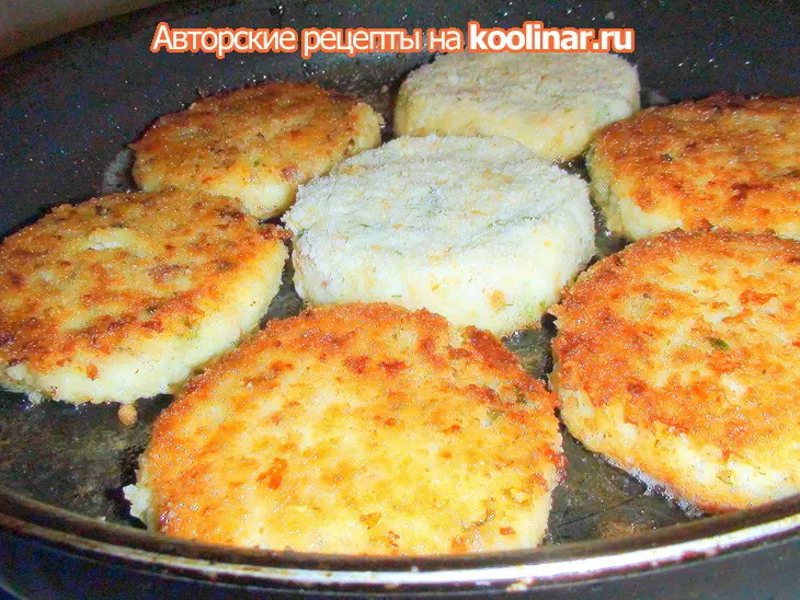 Биточки из пшёнки с беконом и пармезаном.: шаг 6