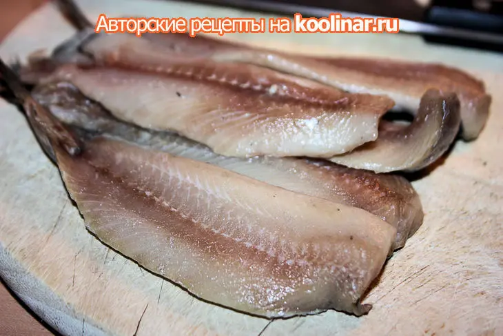 Закуски из молодой сельди: шаг 1