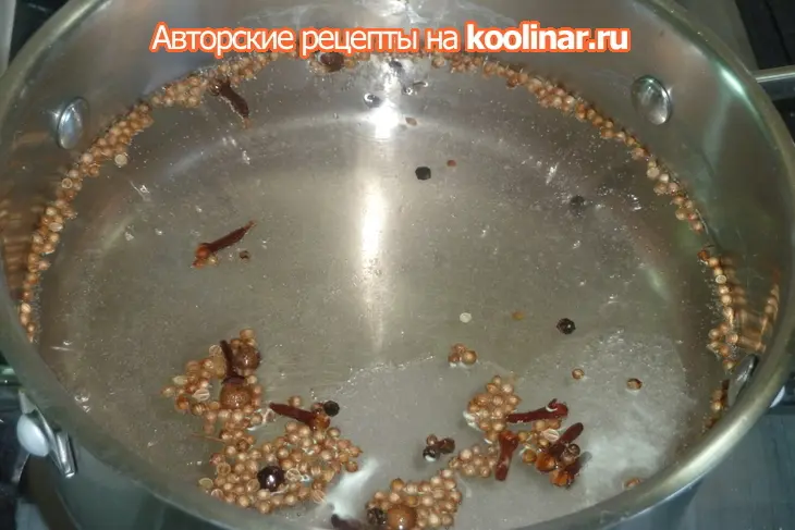 Капуста, маринованная с морковью и кориандром: шаг 2