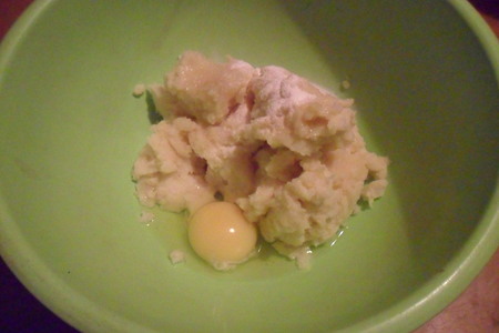 Картофельные лепёшки с патэ из сливочного масла с зернёным творогом: шаг 2