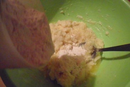 Картофельные лепёшки с патэ из сливочного масла с зернёным творогом: шаг 3
