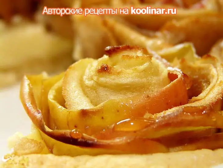 Яблочный пай с розами: шаг 3