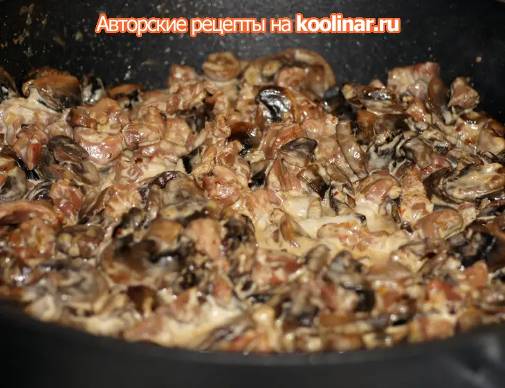Пирог из лаваша с куриными желудочками и шампиньонами: шаг 3