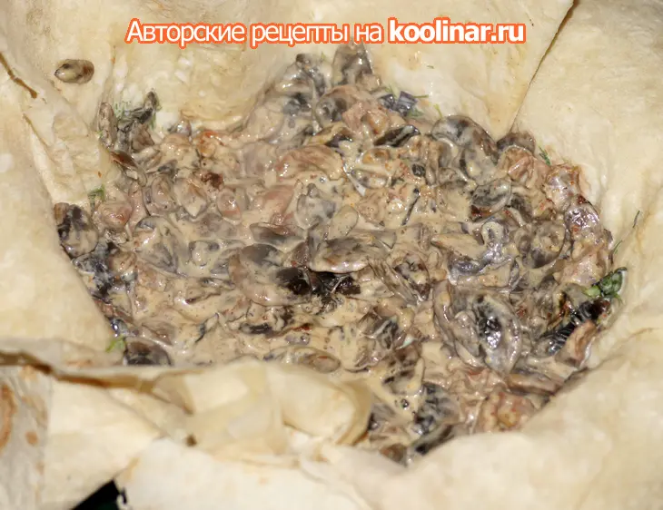 Пирог из лаваша с куриными желудочками и шампиньонами: шаг 5