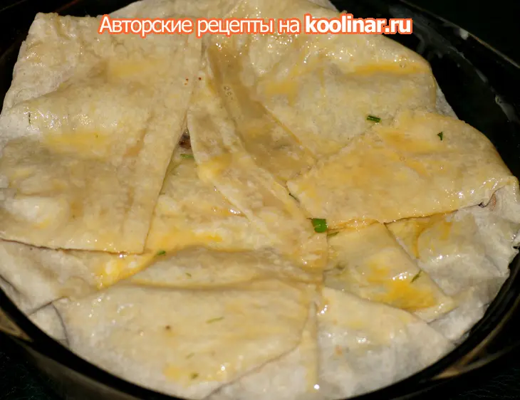 Пирог из лаваша с куриными желудочками и шампиньонами: шаг 7