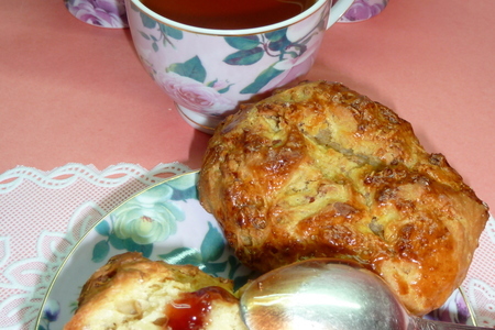 Смешные булочки с мюсли, творогом  и яблоком к утреннему чаю: шаг 8