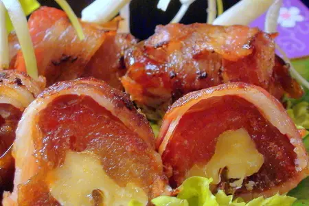 Финики с орешками в беконе, закуска на праздничный стол: шаг 3
