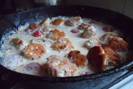 Паста с куриными фрикадельками в томатных сливках: шаг 6