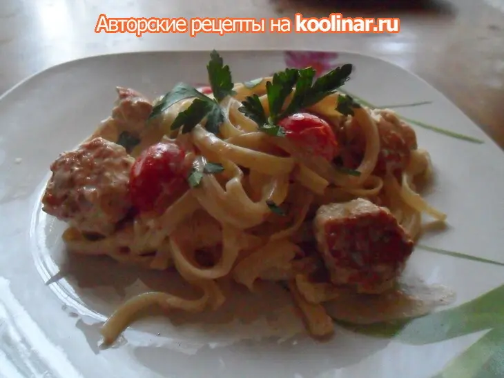 Паста с куриными фрикадельками в томатных сливках: шаг 8