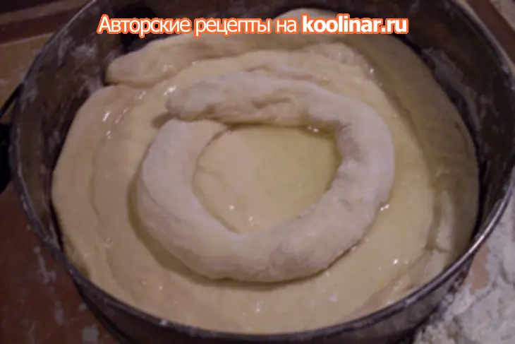 Пирог с кольцевой начинкой: шаг 3