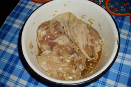 Куриные бедрышки под глазурью: шаг 1
