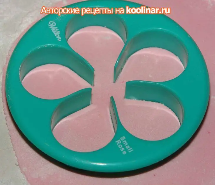 Торт "розовые розы": шаг 4