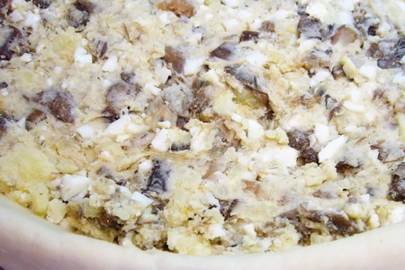 Пирог с картофелем, грибами и яйцами "кулинар": шаг 5