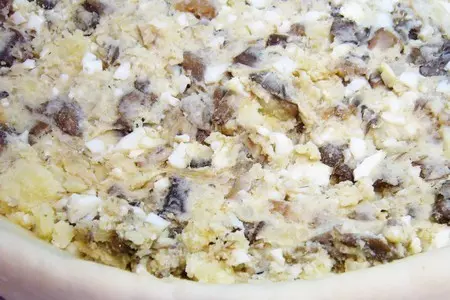 Пирог с картофелем, грибами и яйцами "кулинар": шаг 5