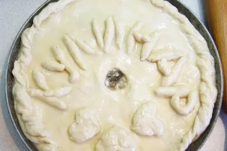 Пирог с картофелем, грибами и яйцами "кулинар": шаг 6