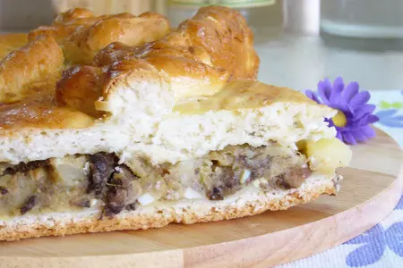 Пирог с картофелем, грибами и яйцами "кулинар": шаг 8