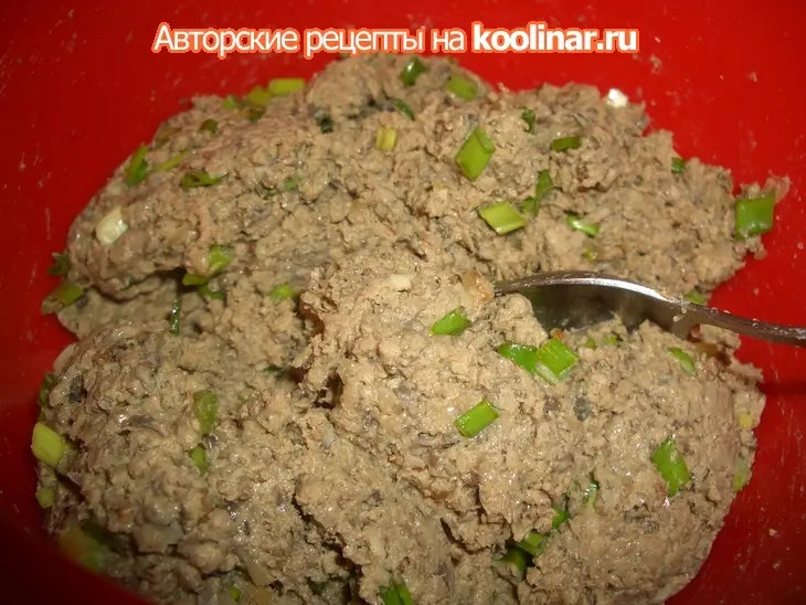 Пирог с печенью и грибами: шаг 3