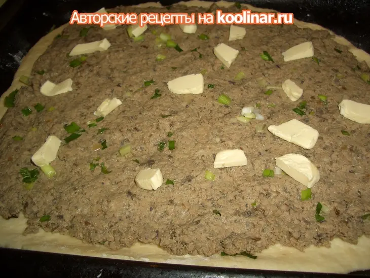 Пирог с печенью и грибами: шаг 7