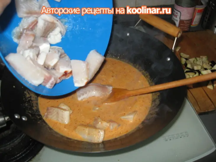 Рыбное филе с пастой карри и кокосовым молоком по-тайски: шаг 5