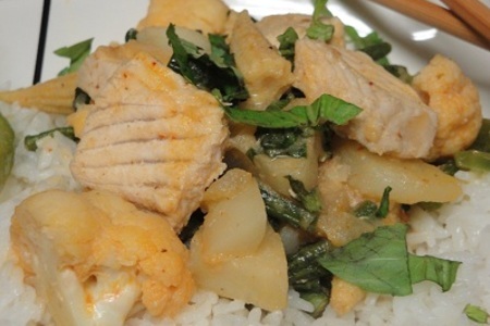 Рыба и овощи с красным карри и рисом: шаг 9