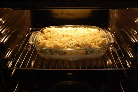 Запеканка из картофеля с индейкой и шпинатом.: шаг 9
