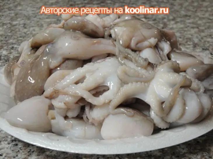 Осьминоги с чесноком в миндальном соусе по испански: шаг 1
