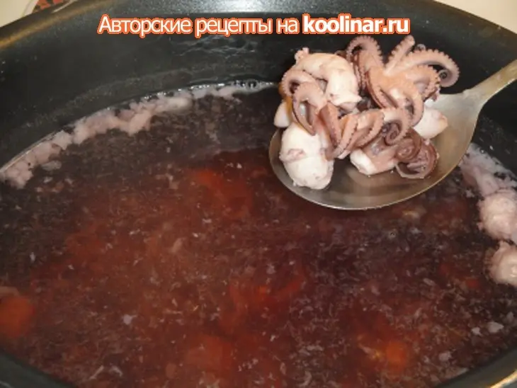 Осьминоги с чесноком в миндальном соусе по испански: шаг 3
