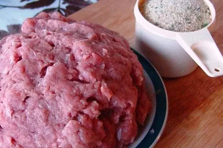 Индюшиный рулет с беконом, сушеными томатами и каперсами: шаг 3