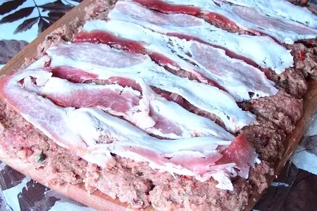 Индюшиный рулет с беконом, сушеными томатами и каперсами: шаг 5