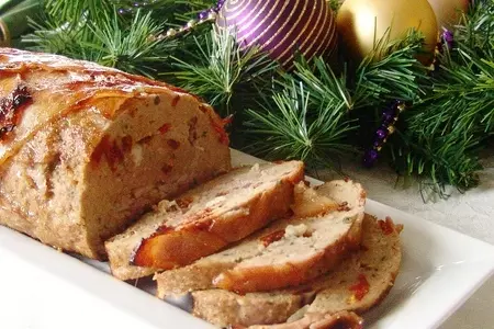 Индюшиный рулет с беконом, сушеными томатами и каперсами: шаг 9