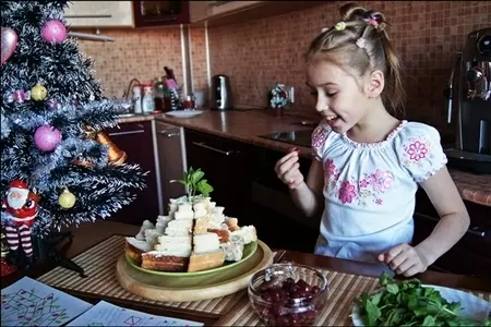 Бутерброд сладкий «ура! 1 января! готовят детки, отдыхают предки!»: шаг 17