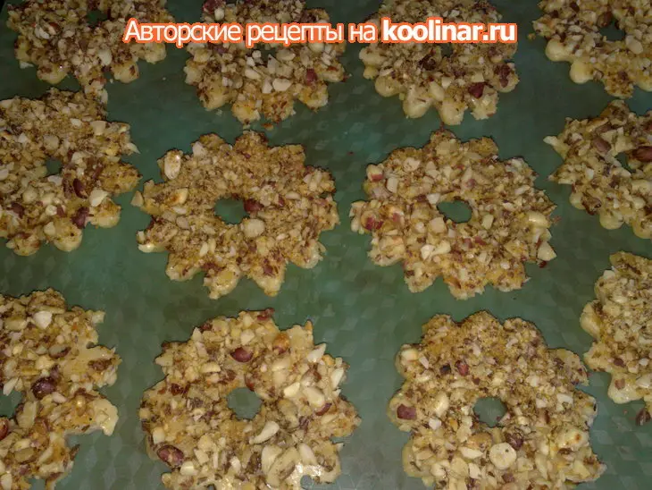 Печенье "кольца с арахисом": шаг 10
