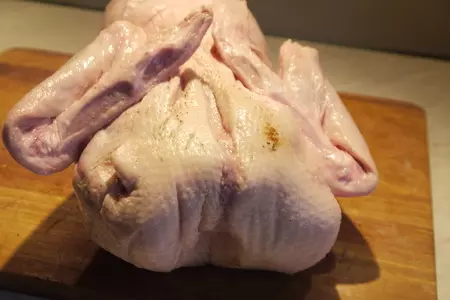 Утка на подстилке из тушенной с яблоками квашеной капустой: шаг 1