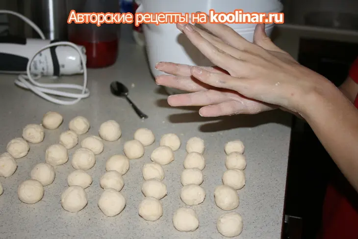 Ньокки из творога с клубничным соусом: шаг 2