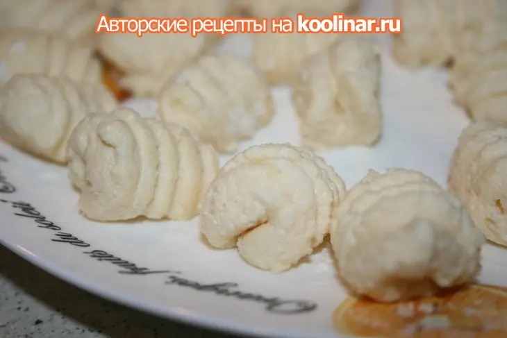Ньокки из творога с клубничным соусом: шаг 5