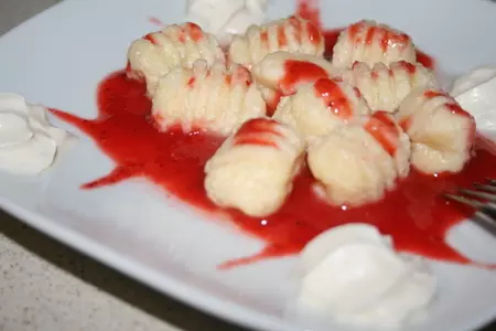 Ньокки из творога с клубничным соусом: шаг 8