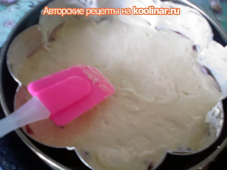 Медово-вишнёвый манник в шоколадной глазури: шаг 5